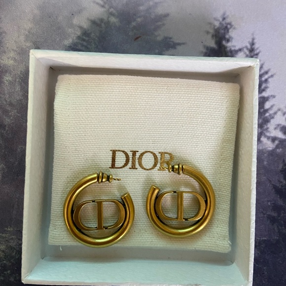 Dior 30 Montaigne Earrings - Picture 2 of 9